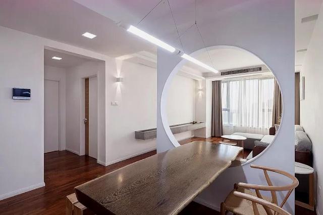 老公硬在电视墙装水池!一进屋被迷住了,餐桌穿墙摆放,谁见过?