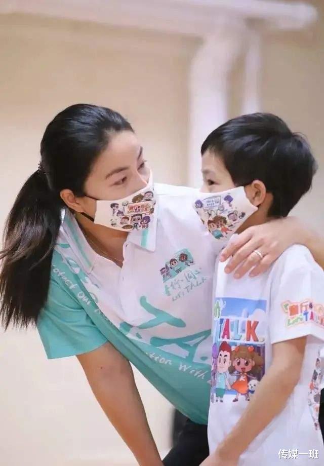 霍启刚|网友评《看见家书》格局大,霍家不爱社交爱运动,是富豪界的清流