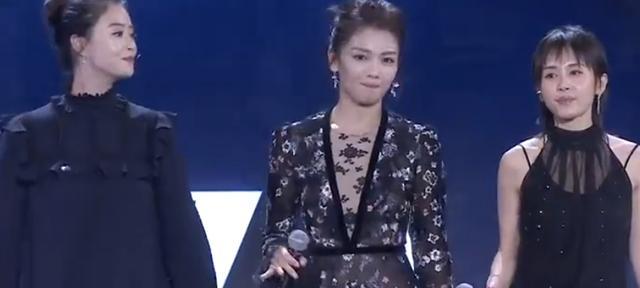 邓超|死对头、前任同台怎么办？张韶涵范玮琪能躲则躲，邓超一脸尬笑