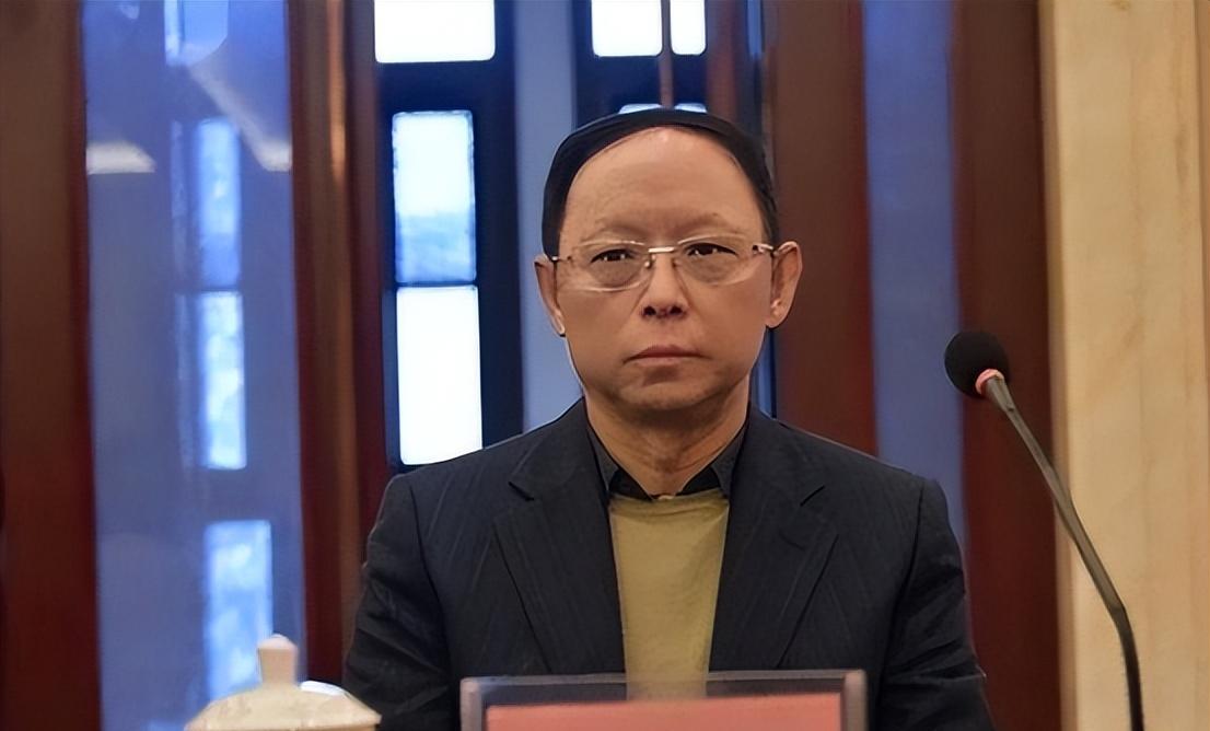 国籍|李晓明一家5口偷入美国籍,依然在中国继续捞金,如今报应来了