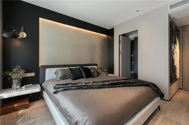 177㎡现代艺术宅,玻璃隔墙通透大气,电视墙的隐形门也很高级