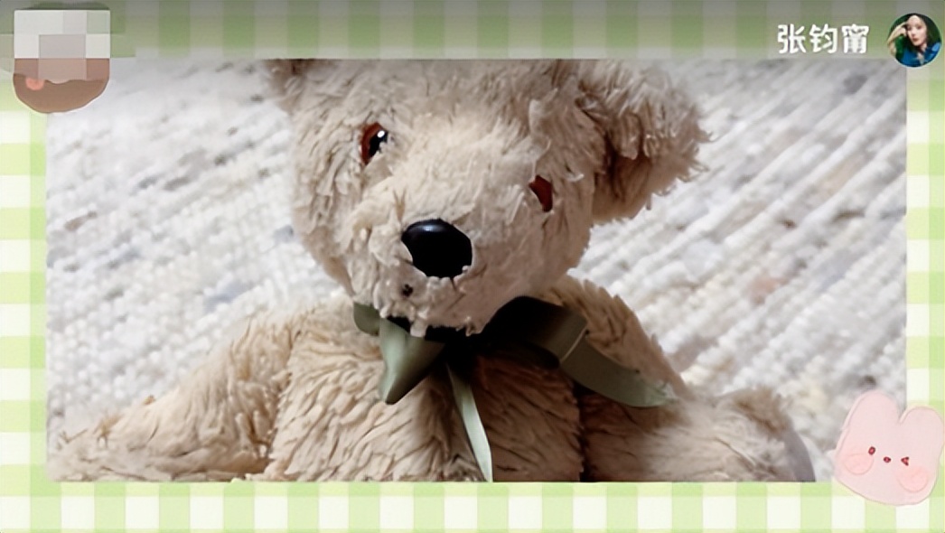 张钧甯|40岁张钧甯光脚在家运动!身体扭曲姿势夸张,脸部通红身材好性感