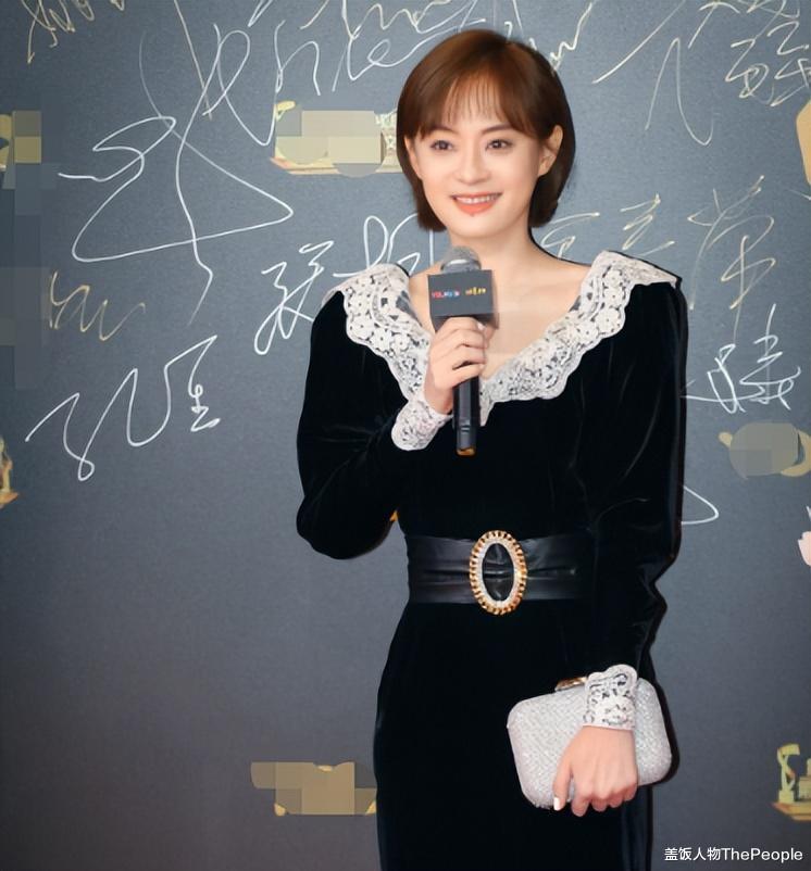 孙俪|有一种“尴尬”，叫孙俪玩性感，明明条件有限，却非要露点什么