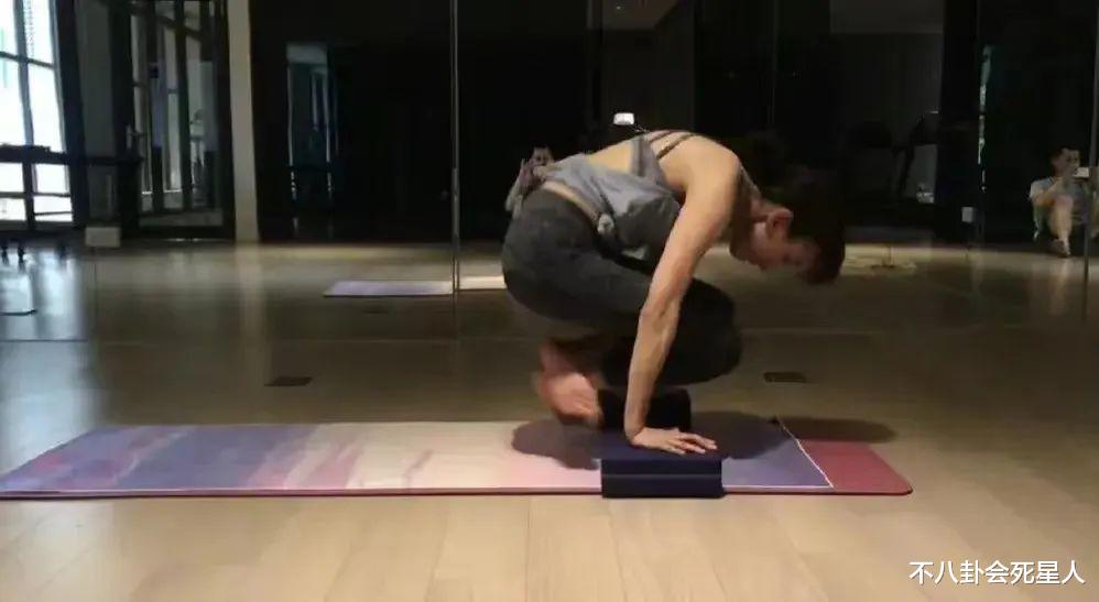 金晨|女星的有效健身VS无效健身,殷桃有女人味,金晨变“金刚芭比”