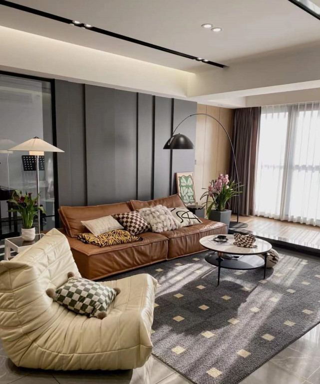 走进她家,才知道什么叫高级大方,光一个客厅就让人赏心悦目