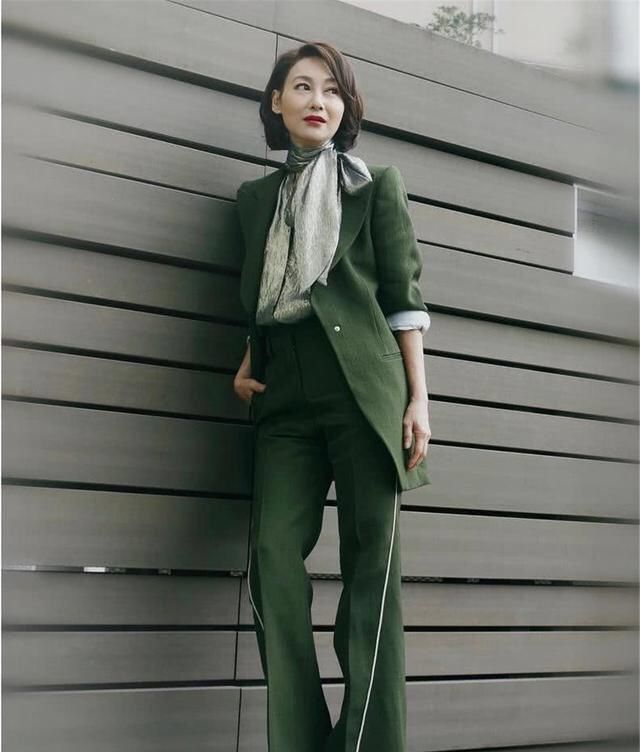 吴宣仪 62岁惠英红亲自示范：奶奶辈不留长发，不穿老年装，才能优雅到老