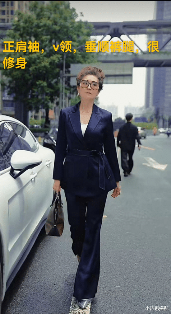 从家庭主妇到“旗袍王后”:曹美丽奶奶生动诠释了美丽与年龄无关