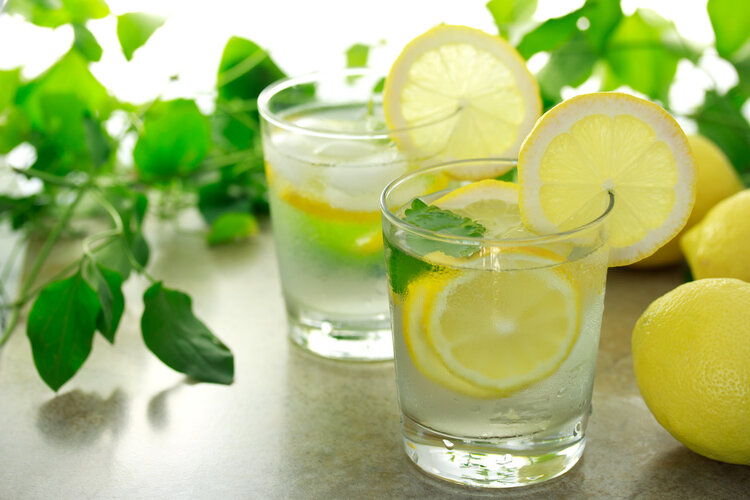 衰老|柠檬水要怎么喝才有效？是用冷水泡还是热水泡？别泡错了！