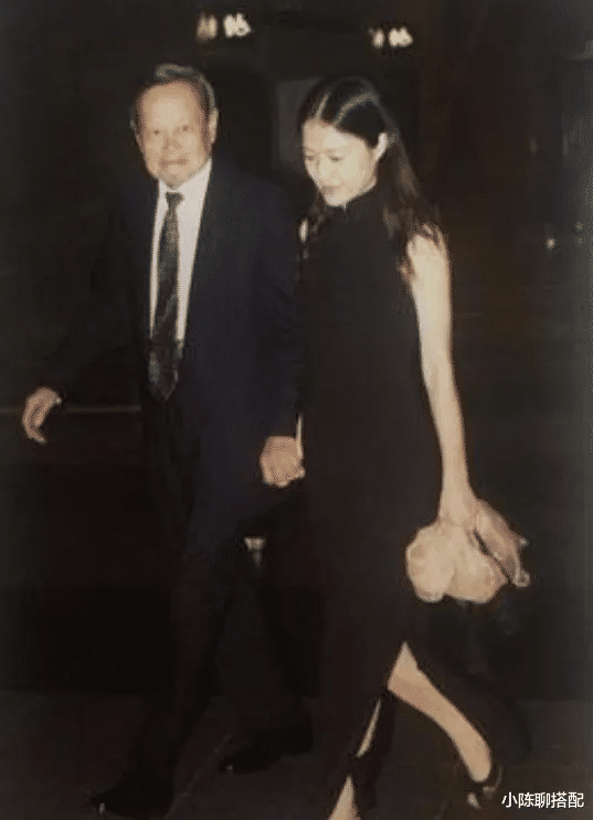 短发 岁月不败美人,46岁的翁帆穿衣得体大方,比28岁的她更有气质