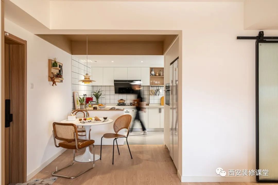 85㎡老房改造日式暖居,还有开放式厨房