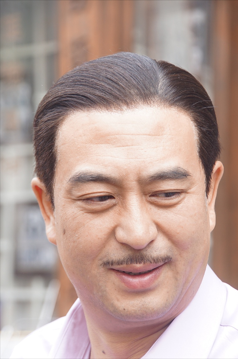 小姐姐|张嘉译《战上海》演陈毅元帅:不奢求形神兼备,但求保留方言配音