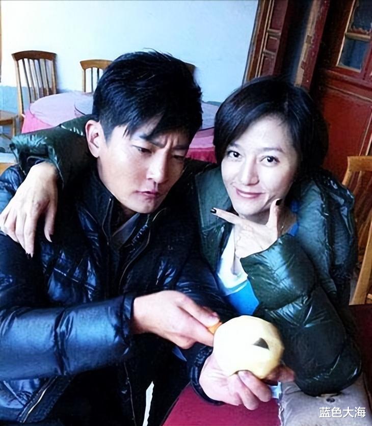 陆毅|娶亲姐妹成连襟，丈母娘态度却不同，陆毅和郭京飞谁更受鲍母宠？