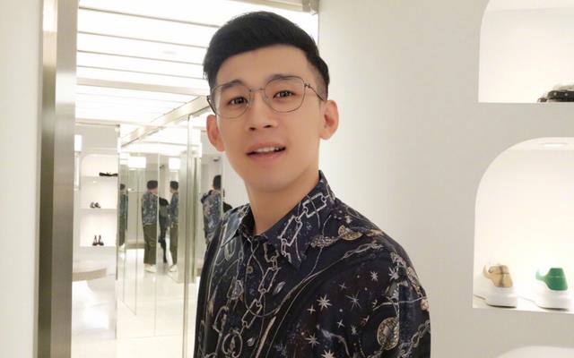 李天佑|“佑嫂”陈静莹为儿子筹备百岁宴，天佑全家出席，风头力压小毒液