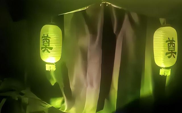 大学寝室“地府式”装修走红,宿管阿姨不敢查寝,胆小学生绕着走