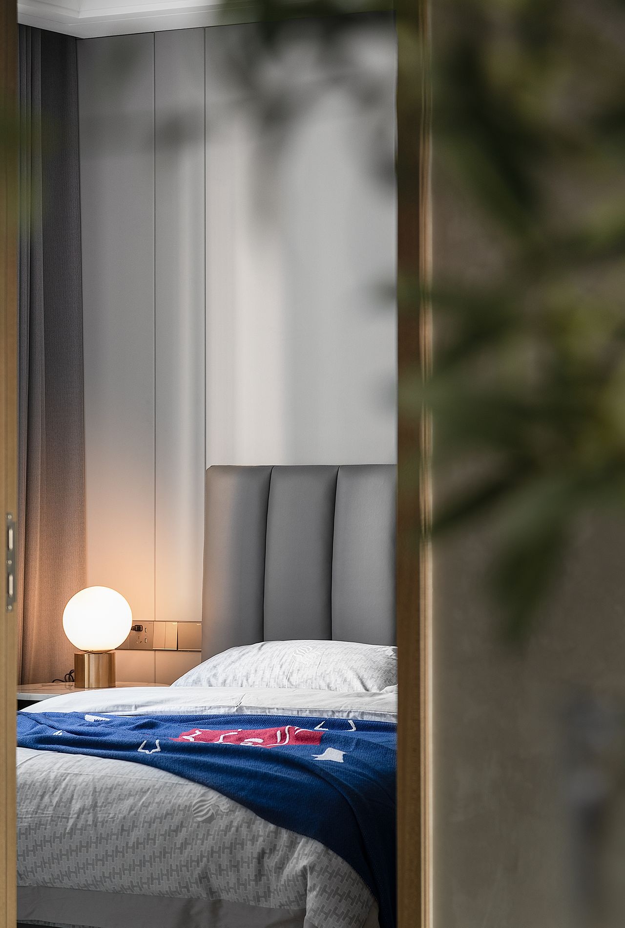 180㎡简约三居室，设计简洁，低调奢华