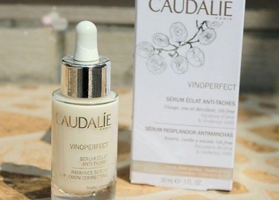 眼影 美白淡斑精华液哪个牌子比较好?淡斑精华液排行榜(超值篇)