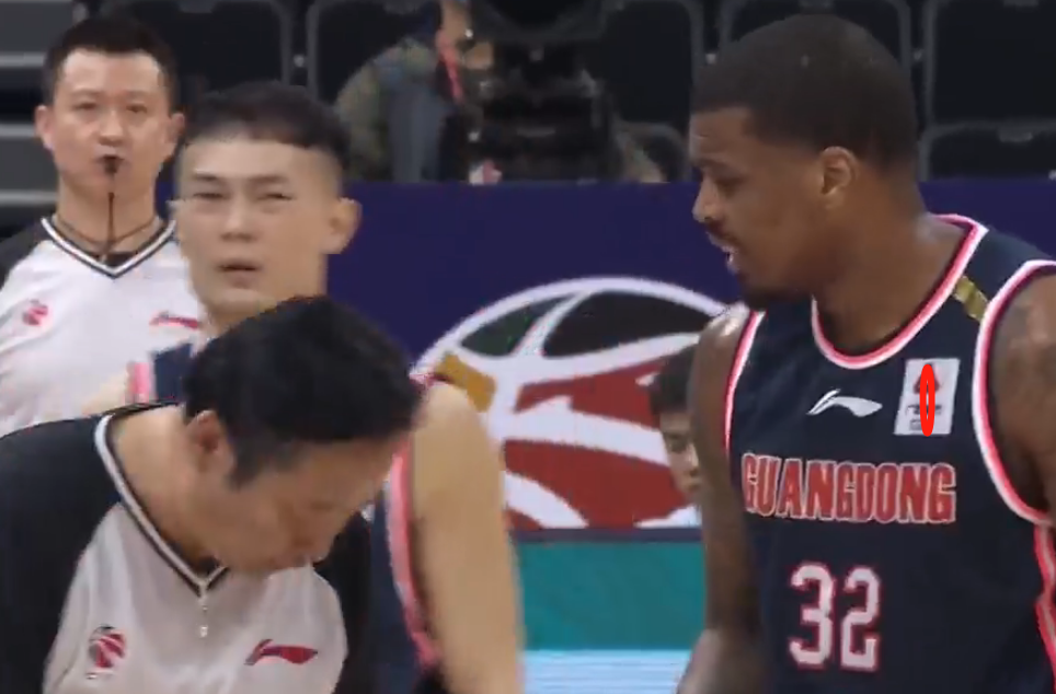 广东男篮|不到2分钟1助攻1抢断！广东男篮选对人了吗？徐杰倒地后逗乐杜锋