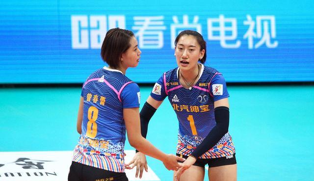 吃惊！女排球员遭遇抢劫，球迷直言：朱婷任凯懿记得保护自己