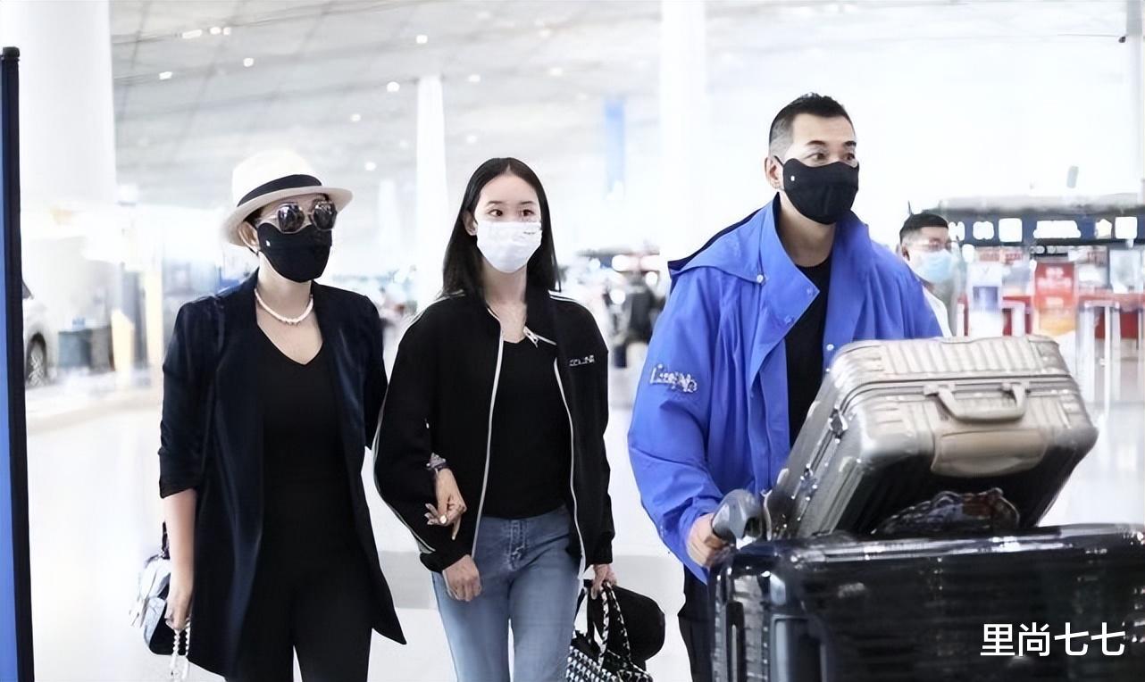 赵文卓长女长胖了！复古打扮少女身材好玲珑，身材好过妈更抢眼