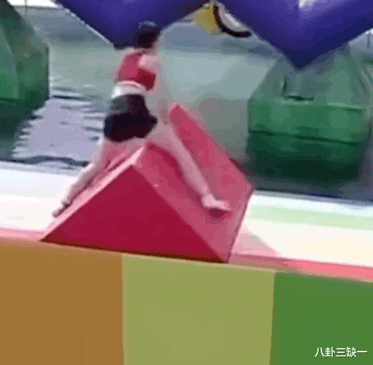 檀健次|一根藤上好几个葫芦娃，内娱连“考古黑历史”都是买一送N！