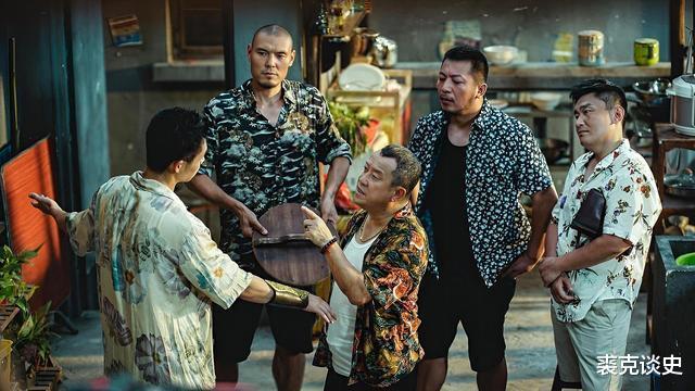 2018年,女黑老大李桂圆被捕,取保候审后借机潜逃,至今下落不明