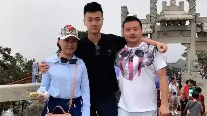 赵海燕|赵海燕生活中与戏中截然不同，依然十分年轻漂亮，有气质！