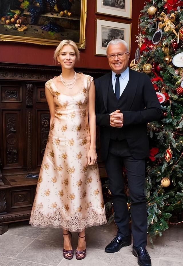 豪门|35岁俄罗斯第一富婆：生4娃身材宛如“少女”，坐稳豪门阔太之位