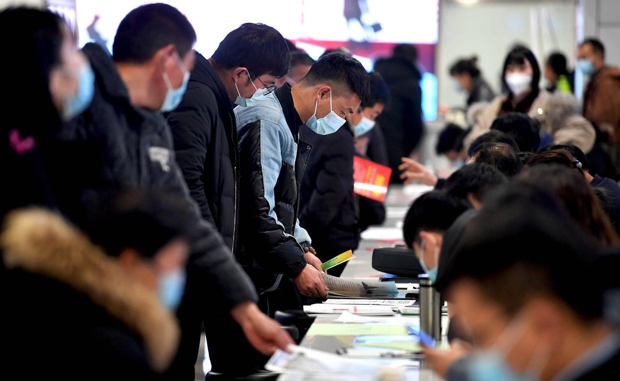 求职|中坚九校求职报告出炉，华为占有特殊地位，哪些方向更受欢迎？