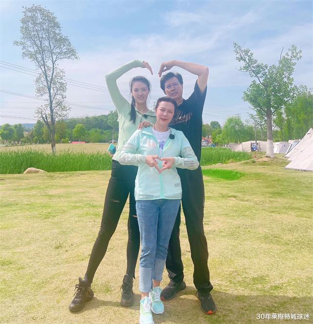 张常宁|张常宁妈妈年轻又漂亮!1米75像关之琳,母亲节娘儿俩秀大长腿