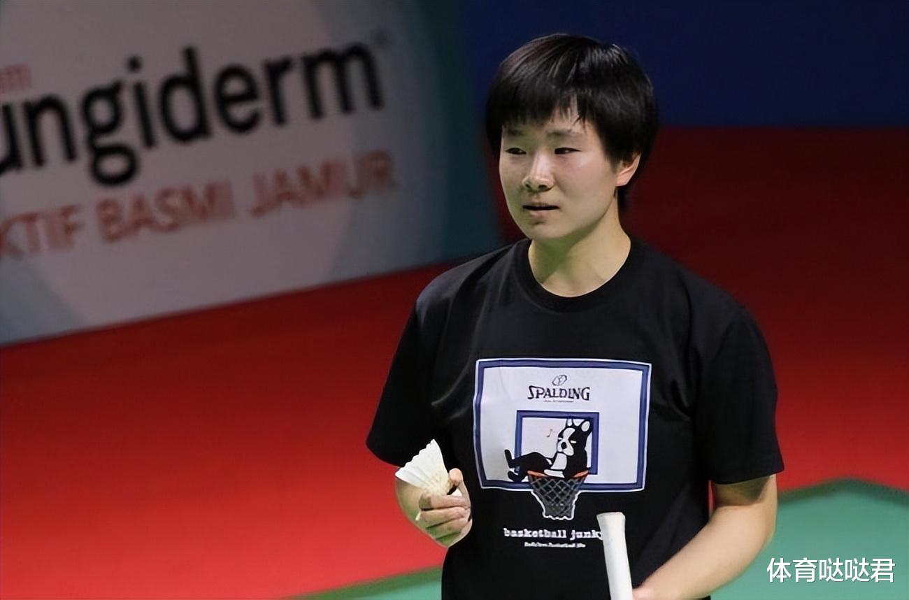 何冰娇|2-0！国羽女单会师决赛，何冰娇完胜安洗莹，再战陈雨菲争夺冠军