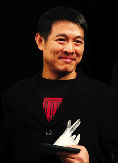 李连杰|李连杰大女儿李思近况，她对自己的父亲恨之入骨，34岁仍旧未婚