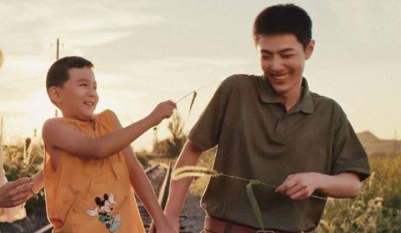 肖战|小演员公开肖战《王牌部队》片场暖心互动！评论区关注点大歪楼！