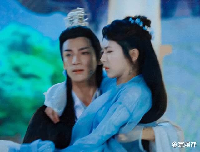 罗云熙|罗云熙过完年后瘦了很多，手背筋突出特别明显，身体状况令人担忧