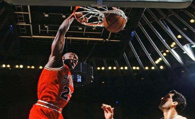 邁克爾·喬丹|對于喬丹的最后一投，壓時間是否合理？成功就代表著合理