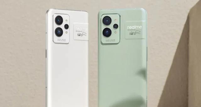 |256G下跌700，5000万像素双主摄+2K屏，真我4nm旗舰价格降至冰点