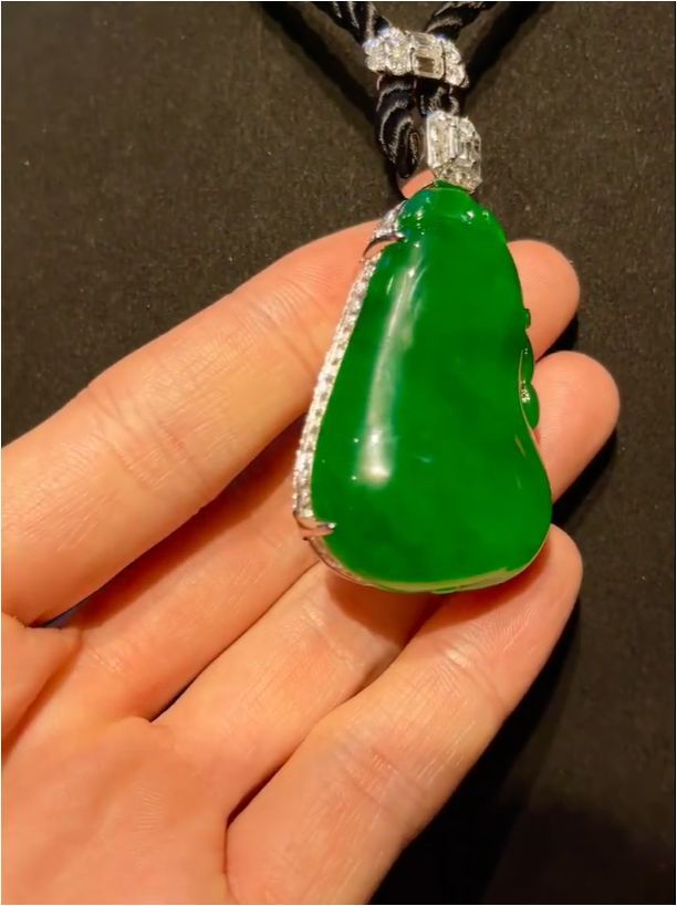 翡翠|如何解除忧虑?唯有发财——招财翡翠钱袋!