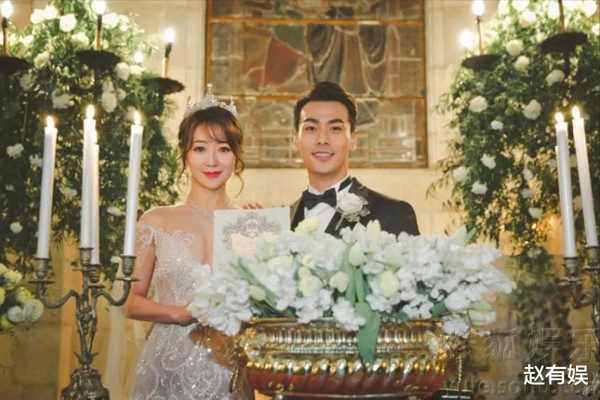 陈紫函|47岁陈紫函深夜晒自拍，穿睡衣大眼睛抢镜，结婚6年不生娃引争议