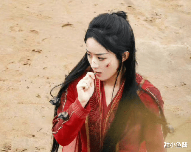 赵丽颖|赵丽颖红衣战损妆绝了，棒棒糖亮了！双重身份意味着什么？