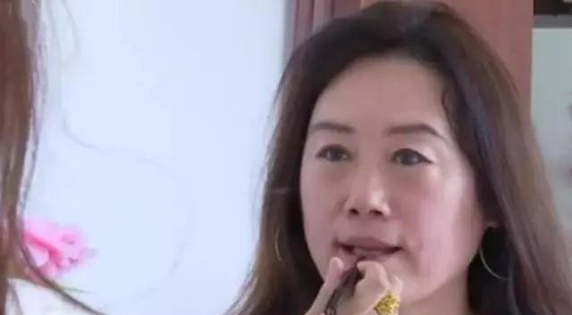 漂亮大妈相亲,每个月要10000零花钱,坦言:长得漂亮是我的资本