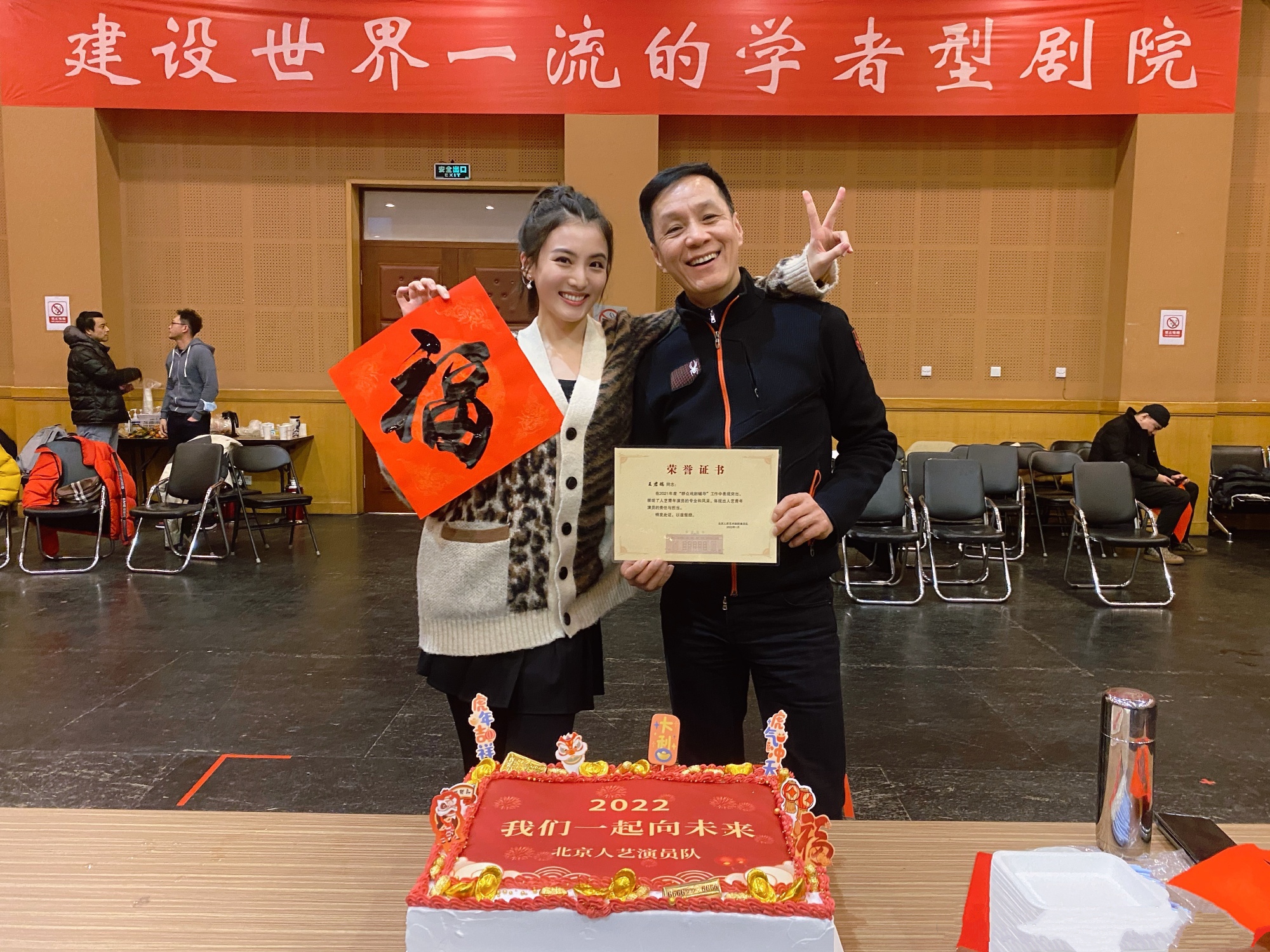 赵继伟|赵继伟三亚大婚！篮球圈娱乐圈梦幻联动 ，郭艾伦胡明轩组伴郎团