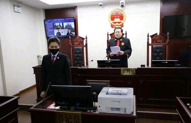 案例:58岁女富豪爱上23岁健身男教练,房车内良宵一夜后引发血案