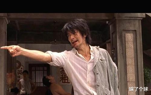 陈国坤|“斧头帮帮主”陈国坤，与星爷签8年仅2部戏，今娶黑道大佬女儿