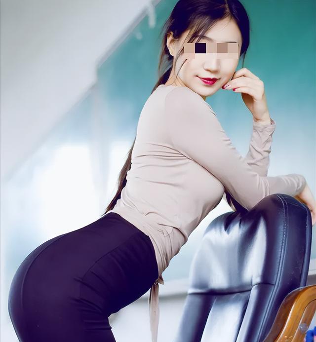 2001年，哈尔滨女老师畸恋男学生，在教室发生关系，最终酿成悲剧