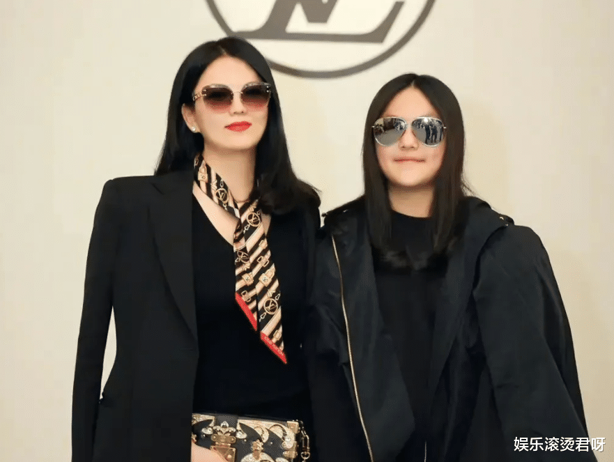 南瓜 王诗龄减重58斤？粉丝后援会发文回应，我却只留意到教练的颜值