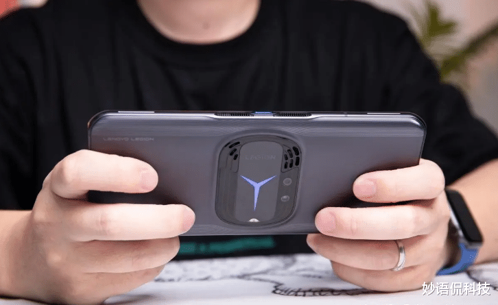 联想|联想大气了,12GB+256GB再降400块,国人会买单吗?