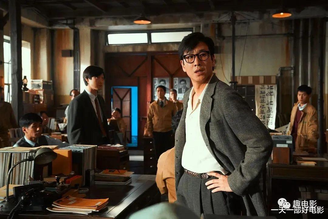 电影|韩国又出敢拍新作,黑起了政府《王者制造》