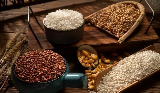 衰老|为什么都说勾兑酒不能喝？专家：分情况不能一概而论，搞懂了再喝