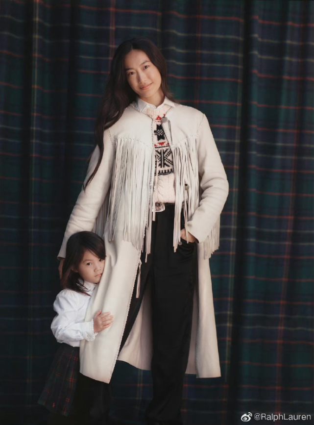 陈冠希|陈冠希母亲节表白老婆:世上最好的妈妈,Alaia亲手作画好有爱