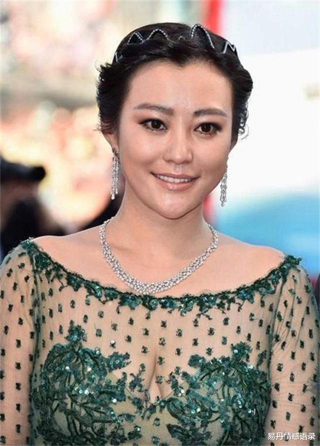 美丽|还迷恋排骨胸呢？18位“挂历女神”告诉你，珠圆玉润才是绝色