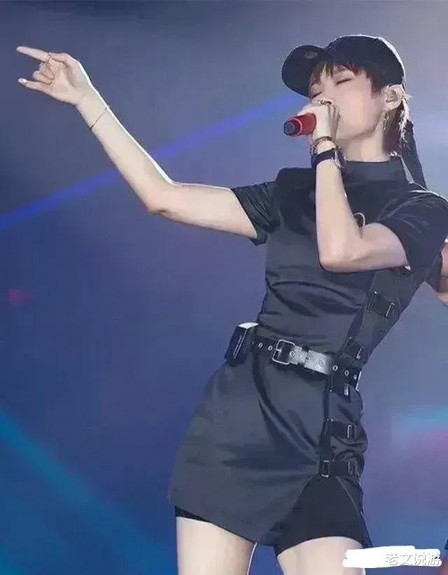 女人味|最强女歌手李宇春给中国人长脸了,被外国媒体评为最佳的女明星红毯造型,女人味十足